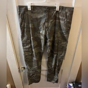 Wrangler Camo Regular Taper Cargo Pants